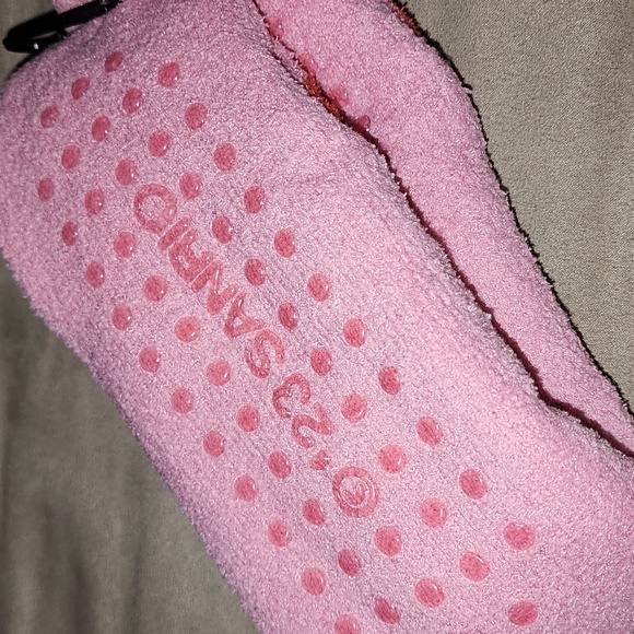 Hello Kitty Plush Slipper Socks - Picture 5 of 5